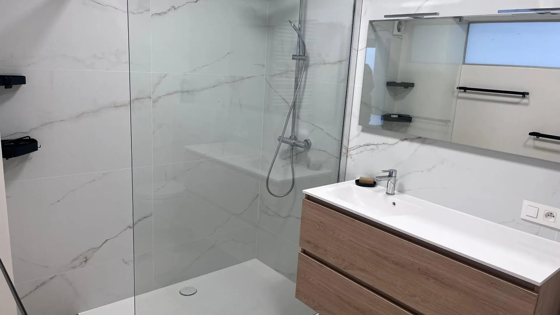 New Bright 180M2 Appartement,100M From The Beach Middelkerke Διαμέρισμα